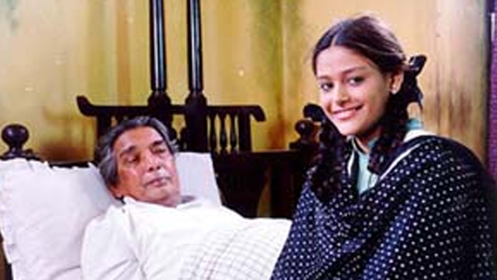 মঞ্চে মায়ের অভিনয় দেখেই অভিনেত্রী হওয়ার ইচ্ছে একটু একটু করে জায়গা পায় ময়ূরীর মনে। স্কুলে পড়তে পড়তেই প্রথম ছবিতে অভিনয়। ত্রয়োদশী ময়ূরীকে দেখা গিয়েছিল ‘নসীম’ ছবিতে। ময়ূরীর চরিত্রের নামই ছিল ‘নসীম’। সৈয়দ আখতার মির্জা পরিচালিত এই ছবি সমালোচকদের প্রশংসা পেয়েছিল।