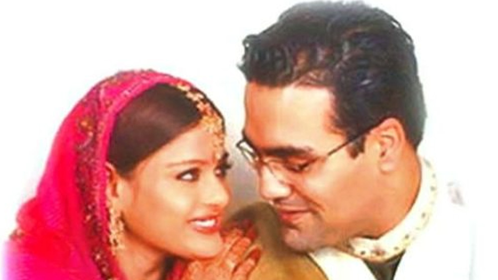 ২০০৩ সালের ডিসেম্বরে ময়ূরী বিয়ে করেন আমেরিকাবাসী অদিত্য ধিলোঁকে। বিবাহসূত্রে আমেরিকাতেই থাকতে শুরু করেন ময়ূরী। বিয়ের পরেও প্রথম দিকে বলিউডে এসে কিছু কিছু কাজ করেছিলেন তিনি। কিন্তু ক্রমে বলিউডকে বিদায় জানান।