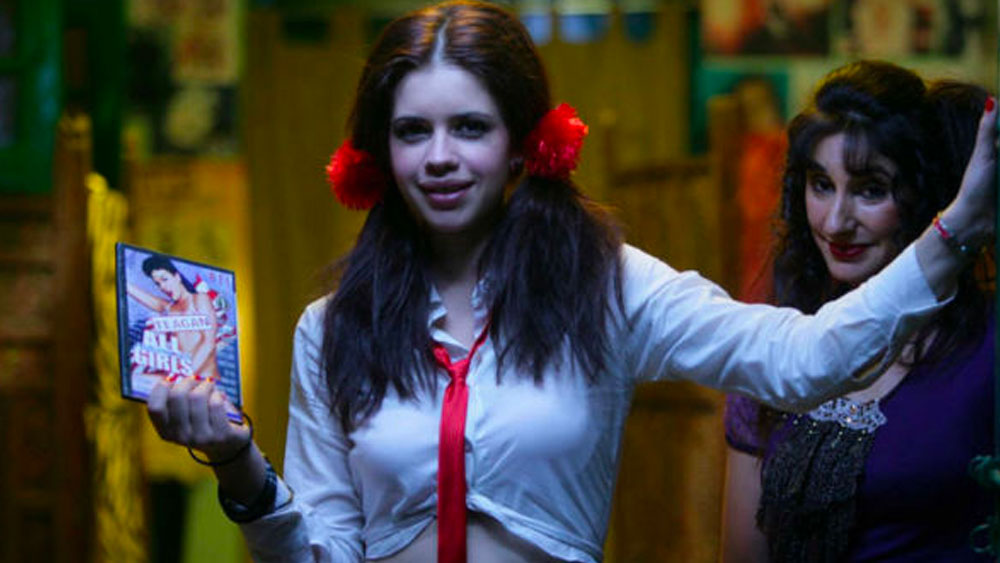 কোর্স শেষে ভারতে ফিরে কল্কি প্রথমে বেঙ্গালুরু, তার পর চলে আসেন মুম্বই শহরে।  কিছু দিন থিয়েটার দুনিয়ায় কাজ করার পরে কল্কি পা রাখেন সিনেমার জগতে। অডিশন দেন অনুরাগ কশ্যপের ‘দেব ডি’-র জন্য। 