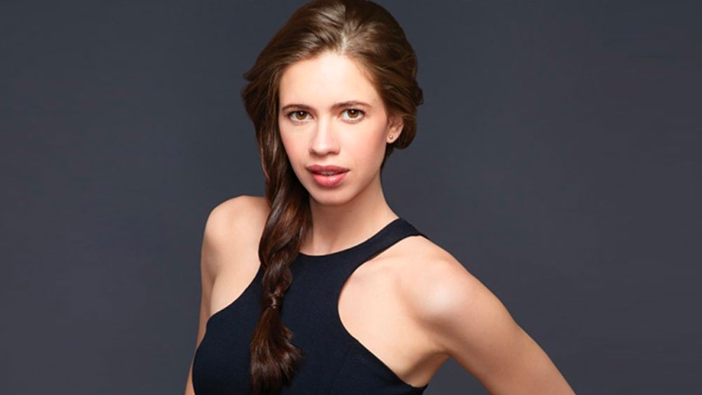 হাতে কাজ না থাকলেও ইন্ডাস্ট্রির বিভিন্ন ঘটনায় কল্কি বরাবরই সক্রিয়। ‘মি টু’ এবং অন্য়ান্য প্রসঙ্গে তিনি মুখ খুলেছেন। বলেছেন, ন’ বছর বয়সে যৌন হেনস্থার শিকার হয়েছিলেন তিনি। বহু দিন এই দুঃসহ অভিজ্ঞতা কাউকে বলতে পারেননি। পরে বলেছিলেন নিজের প্রমিককে।