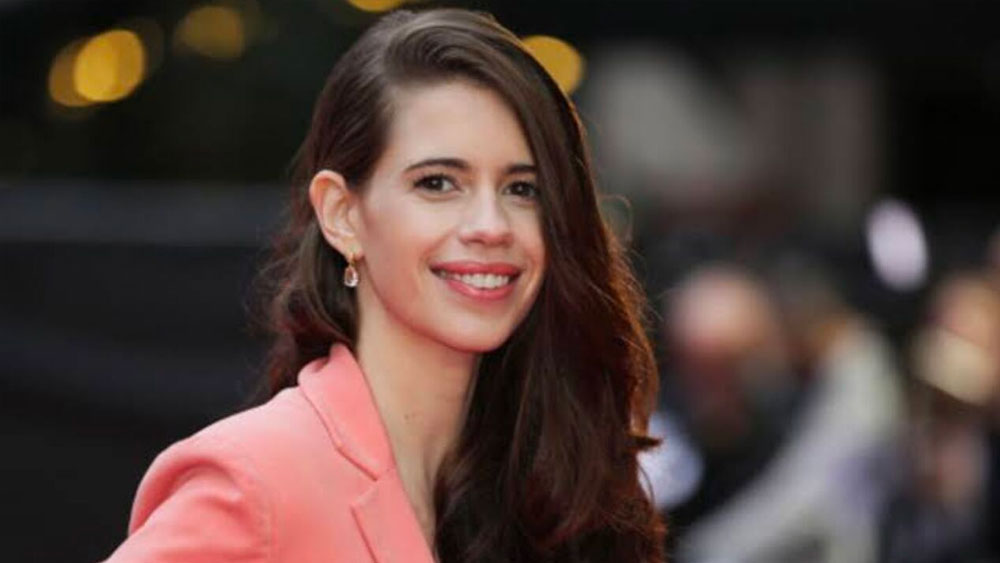 বলিউডে পারিশ্রমিকের ক্ষেত্রে নারী-পুরুষ বৈষম্য় নিয়েও কল্কি বরাবরই সরব। তাঁর প্রশ্ন, অভিনেতাদের যদি বয়সের সঙ্গে সঙ্গে বাতিলের খাতায় ফেলে না দেওয়া হয়, তবে অভিনেত্রীদের ক্ষেত্রে সেরকম কেন করা হবে?