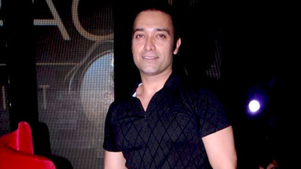 অভিনয়ের পাশাপাশি পুরুর আগ্রহ বিভিন্ন স্পোর্টসে। টেনিস ও স্কোয়াশ তাঁর পছন্দের খেলা। পাশাপাশি ভালবাসেন হর্স রাইডিং, স্কুবা ডাইভিং, রক্ ক্লাইম্বিংয়ের মতো অ্যাডভেঞ্চার স্পোর্টসও।