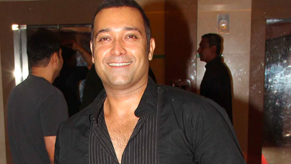 পুরুর বোন বাস্তবিকাও বলিউডে পা রেখেছিলেন। তিনিও সাফল্য পাননি নায়িকা হিসেবে। পরে বিভিন্ন বিতর্কেও জড়িয়ে পড়েছিলেন তিনি।