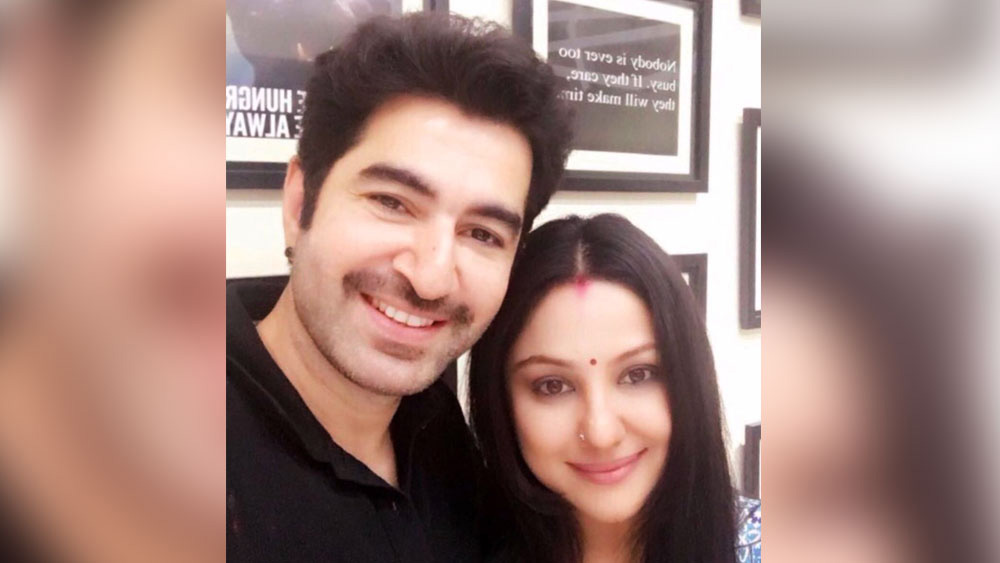 জিতের কেরিয়ারে পঞ্চাশতম ছবিতে অভিনয় উপলক্ষে দু’ বছর আগে তাঁকে অভিনন্দন জানান প্রিয়ঙ্কা। জিতের সঙ্গে নিজের একটি সাম্প্রতিক ছবিও পোস্ট করেছিলেন সোশ্যাল মিডিয়ায়। সেই ছবি ঘিরে অনুরাগীদের উচ্ছ্বাস ফিরিয়ে এনেছিল এই জুটির প্রথম ছবির স্মৃতি।