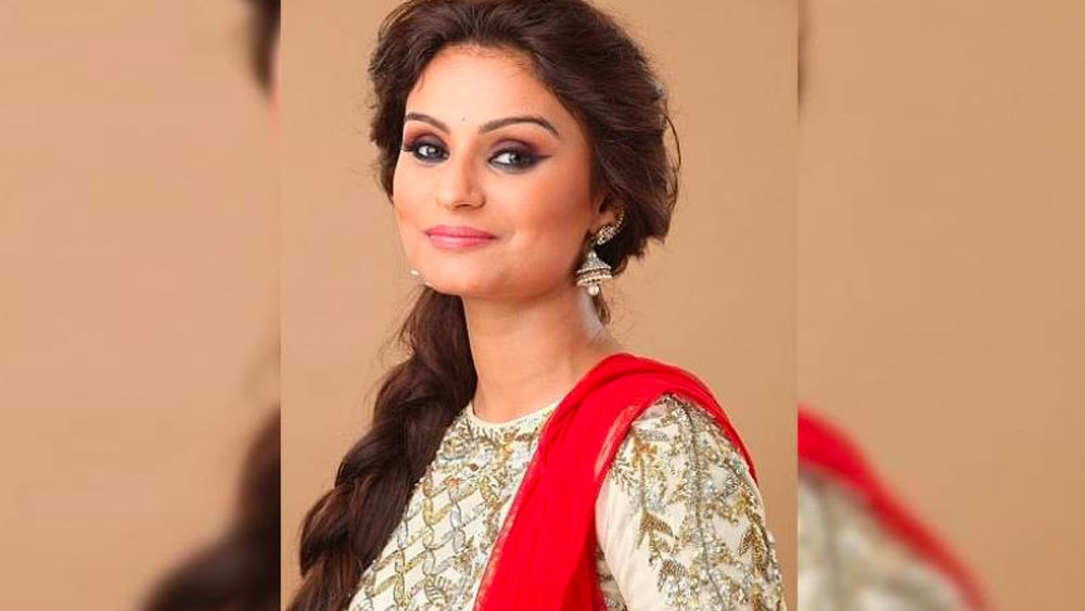 স্নাতক হওয়ার আগেই তিনি মডেলিং শুরু করেন। ক্রমে মডেলিং ও ফ্যাশন দুনিয়ার অন্যতম মুখ হয়ে ওঠেন তিনি।