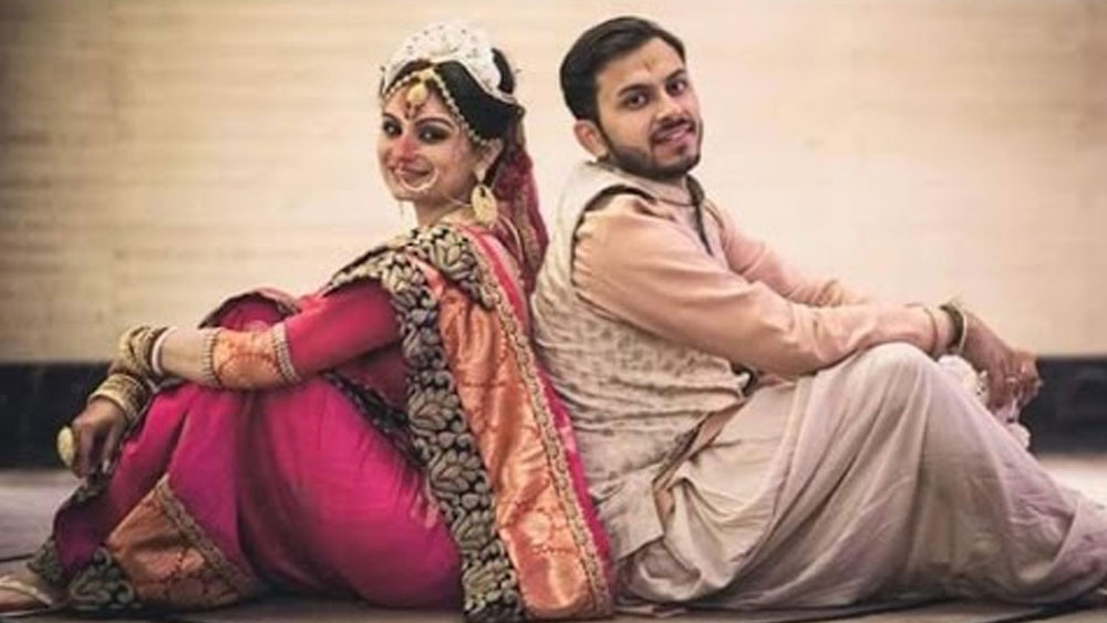 ২০১৫ সালের নভেম্বরে দ্বিতীয় বিয়ে করেন শ্বেতা। এ বার দুবাইয়ের ব্যবসায়ী রোহিত রায়ের সঙ্গে গাঁটছড়া বাঁধেন তিনি।