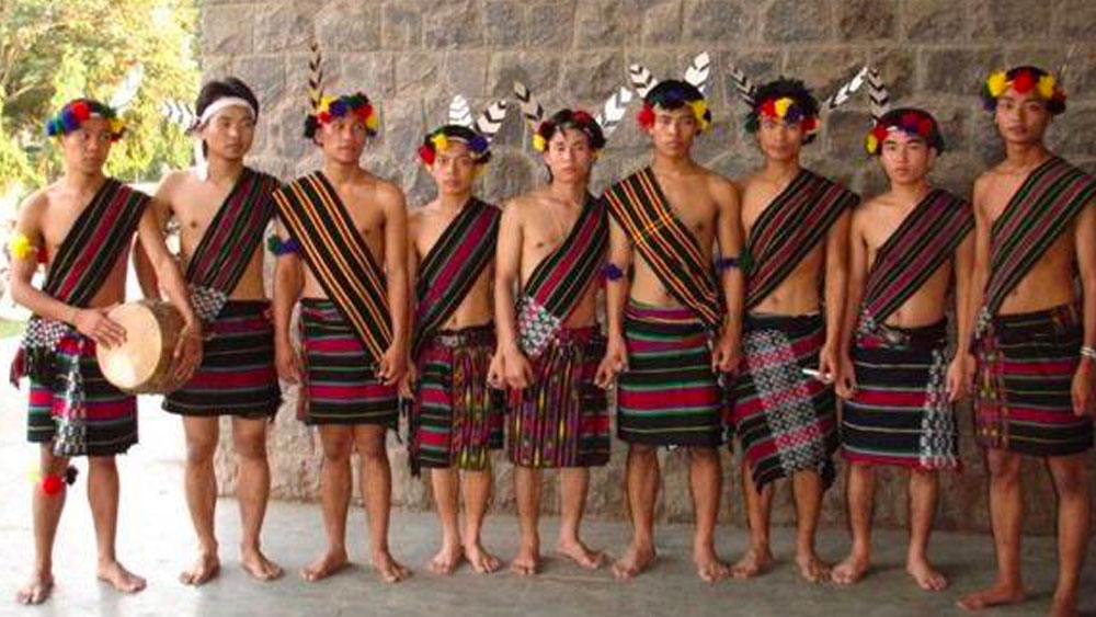 দীর্ঘদিন প্রতিরোধ করেও ১৮৯৫ খ্রিস্টাব্দে ব্রিটিশ শক্তির পদানত হতে বাধ্য হয় মিজো উপজাতি। ব্রিটিশ উপনিবেশের অংশ হওয়ার পরে মিজো পাহাড়ে মিশনারিদের প্রভাব বাড়ে। জনমানস ও সংস্কৃতিতে আমূল পরিবর্তন দেখা দেয়।