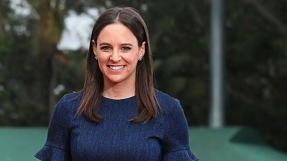 তবে ফক্স নিউজ কর্তৃপক্ষ নিজেদের সিদ্ধান্তে অনড় ছিলেন।ফক্স-কর্তা প্য়াট্রিক ডেনালি-র বক্তব্য ছিল, তাঁদের সংস্থায় মহিলা
ক্রীড়া সাংবাদিক তথা সঞ্চালক আরও অনেকে আছেন। তাছাড়া, কারওর চাকরি সারা জীবনের জন্য থাকে না।