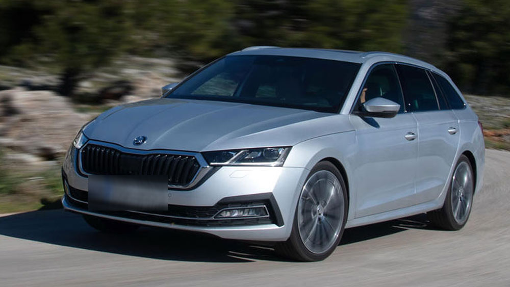 স্কোডা অক্টাভিয়া কম্বি: এটি এস্টেট ভ্যারিয়্যান্ট। স্টাইল, ডিজাইন এবং প্রযুক্তি— কোনও দিক থেকেই খামতি ছিল না। শর্ট ট্রিপ হোক বা ল‌ং ট্রিপ, এই গাড়ি তার সমকালীন গাড়িগুলোকে টেক্কা দিত।  দাম ছিল প্রায় ১৫ লক্ষ। কিন্তু সময়ের সঙ্গে সঙ্গে এই গাড়ির চাহিদা কমে আসায় রাস্তা থেকে উধাও হয়ে গিয়েছে।