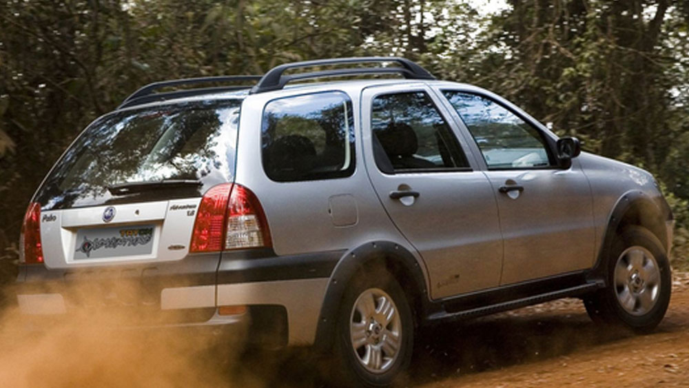 ফিয়াট পালিও অ্যাডভেঞ্চার: ফিয়াট উইকএন্ড-এর অ্যাডভেঞ্চার মডেল পালিও। দুর্দান্ত লুক, ফিচার থাকা সত্ত্বেও গাড়িপ্রমেীদের চাহিদা অর্জন করতে পারেনি। ফলে শেষমেশ মডেলটির উৎপাদন বন্ধ করে দেয় সংস্থা।