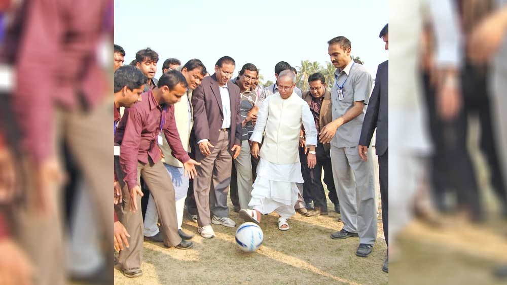  বলে পা। ফাইল চিত্র