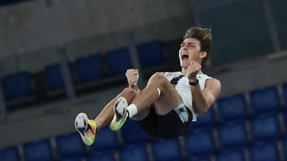 ২০১৬-এ পোল্যান্ডে অনূর্ধ্ব-২০ বিশ্ব চ্যাম্পিয়নশিপে পান তৃতীয় স্থান। পরের বছরই চলে আসেন প্রথম স্থানে। ইটালিতে ইউরোপীয় অনূর্ধ্ব-২০ চ্যাম্পিয়নশিপে স্বর্ণপদক জয় করেন। সে বছর বিশ্ব চ্যাম্পিয়নশিপে অবশ্য খুশি থাকতে হয় নবম স্থান নিয়েই।