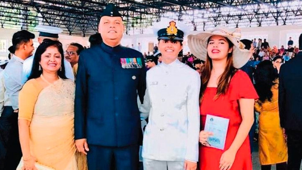 ছক ভাঙা এই পেশায় নিজেকে রীতি দেখছেন আশৈশব। মাত্র ছ’ বছর বয়সে তিনি পরিবারের বাকি সদস্যের সঙ্গে উত্তরপ্রদেশ থেকে হায়দরাবাদে চলে এসেছিলেন। বাবা মা ও দিদির সঙ্গে এরপর নিজামের শহরেই দিন কেটেছে রীতির।