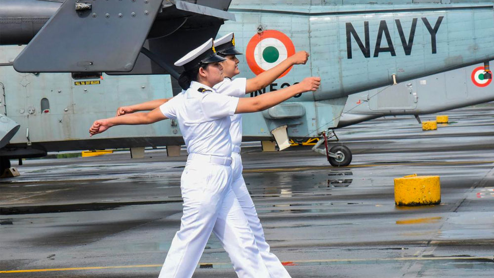 ১৯৮৩ সালে ত্যাগী পরিবার গ্রাম থেকে পাড়ি দেয় গাজিয়াবাদ শহরে। কম্পিউটার সায়েন্সে বি-টেক করার সময় তিনি ছিলেন কলেজের ছাত্রীদের মধ্যে মেধাতালিকার শীর্ষে।