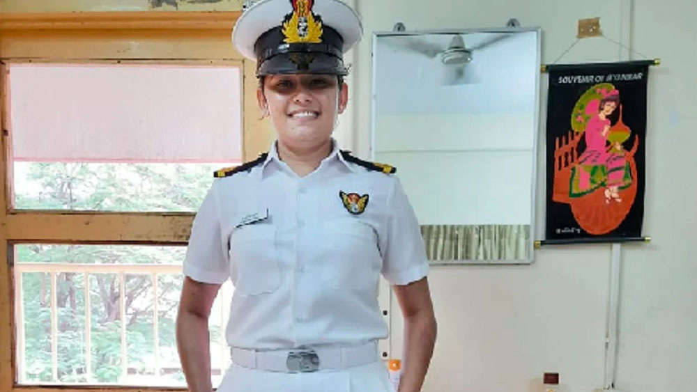 বলতে যতটা সহজ, কুমুদিনীর চলার পথ ছিল ততটাই বন্ধুর। তাঁর প্রয়াত ঠাকুর্দা ছিলেন উত্তরপ্রদেশ পুলিশের সাব-ইনস্পেক্টর। পুলিশ বিভাগের কর্মী তাঁর কাকা-ও। বাবা একটি সিকিয়োরিটি এজেন্সির মালিক।