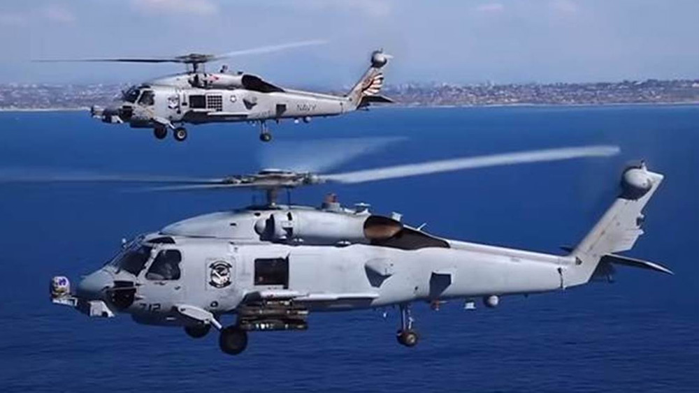 ২০১৮ সালে নির্মলা সীতারামন প্রতিরক্ষা মন্ত্রী থাকাকালীন ২৪টি এমএইচ-৬০ আর হেলিকপ্টার কেনার বরাতের প্রক্রিয়া সম্পূর্ণ হয়েছিল। নৌবাহিনীতে যোগ দেওয়ার পরে ওই হেলিকপ্টার ওড়াবেন তাঁরা। প্রতিপক্ষ বা শত্রুপক্ষের জাহাজ ও সাবমেরিনের অবস্থান নির্ধারণ করা এবং ধ্বংস করার কাজে পারদর্শী এই হেলিকপ্টারগুলি।