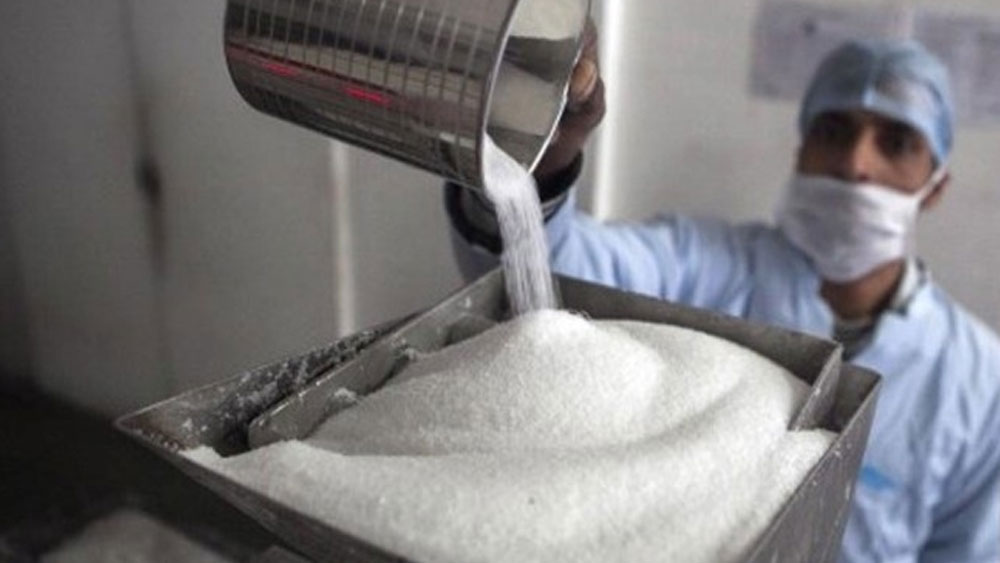 সরকারের এই বক্তব্য বিরোধীদের সন্তুষ্ট করতে পারেনি। তাদের বক্তব্য,বেসরকারি সংস্থা ন্যূনতম সহায়ক মূল্য (এমএসপি)-র থেকে কম দরে ফসল কিনতে পারবে না, এই মর্মে  সরকার শর্ত বেঁধে দিক। বিরোধীদের আক্রমণ ভোঁতা করতে কেন্দ্র সোমবারই তড়িঘড়ি রবি ফসলের এমএসপি ঘোষণা করে দিয়েছিল। কিন্তু চাষিরা তাতে খুশি নন বলে জানিয়েছেন।