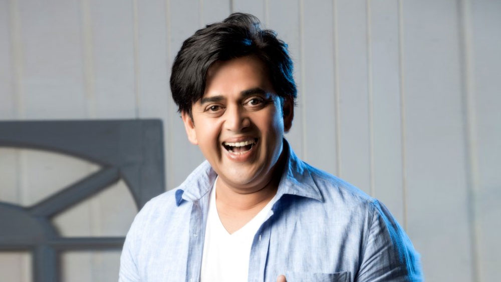 পরিচিতি তৈরি হলেও বলিউডের প্রথম সারির নায়কদের মধ্য়ে কোনওদিন পা রাখতে পারেননি রবি। একদিন তাঁর কাছে ভোজপুরী ছবিতে অভিনয় করার প্রস্তাব আসে। কিন্তু বলিউড থেকে সরে গিয়ে আঞ্চলিক ছবিতে অভিনয় করতে দ্বিধা ছিল
রবির।