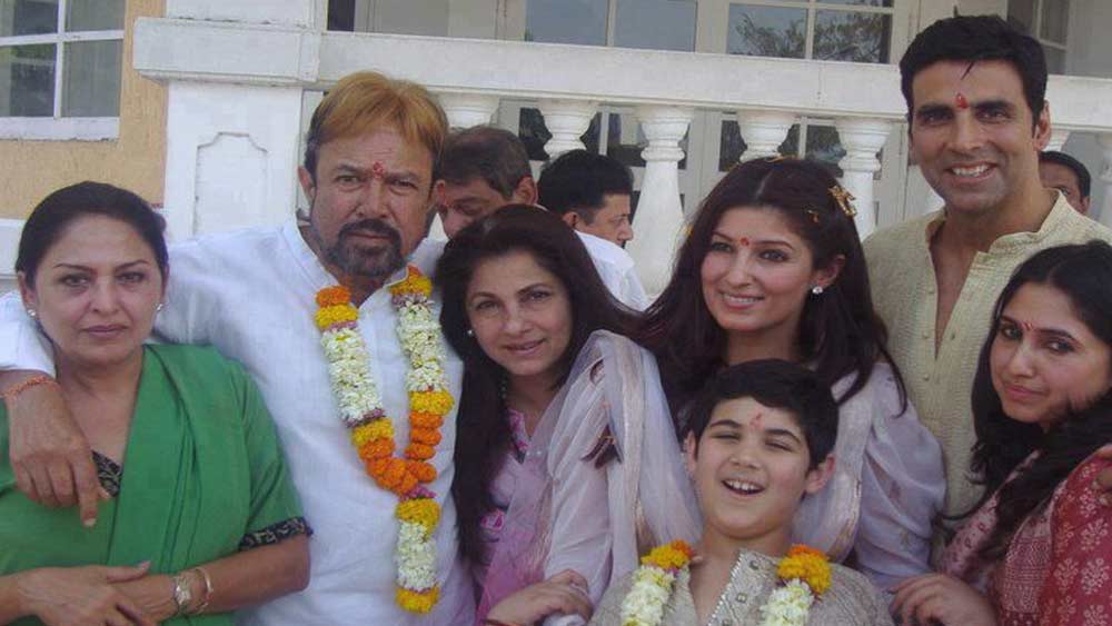 ১৯৯০ সালে রাজেশ খন্নার সঙ্গে ‘শিব শঙ্কর’ ছবিতে ফের কাজ করেছিলেন ডিম্পল। রাজেশের জীবনের শেষ দিকে তাঁর সঙ্গেই আবার থাকতে শুরু করেছিলেন ডিম্পল। মৃত্যুর সময়ও রাজেশ খন্নার পাশেই ছিলেন ডিম্পল। 