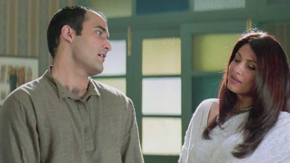 বারেবারে পর্দায় নতুন অভিনেত্রী হিসেবে দর্শকদের সামনে নিজেকে তুলে ধরেছেন ডিম্পল। ফারহান আখতার পরিচালিত ‘দিল চাহতা হ্যায়’-এ ডিম্পলের অভিনয় মুগ্ধ হয়েছিলেন দর্শকরা।