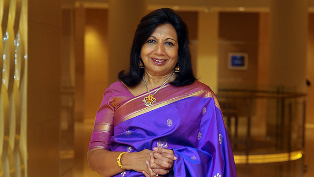 শিল্পোদ্যোগী এবং অন্যান্য ভূমিকার স্বীকৃতি হিসেবে কিরণ সম্মানিত হয়েছেন পদ্মশ্রী ও পদ্মভূষণ সম্মানে।