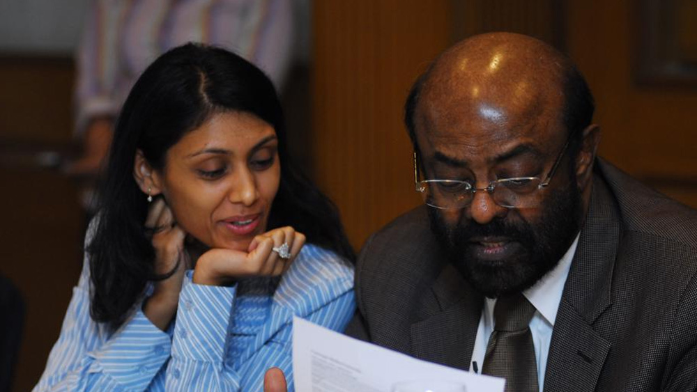 শিব নাদার অবসর গ্রহণের পরে তাঁর কন্যা এইচসিএল টেকনোলজিসের চেয়ারপার্সন পদের দায়িত্ব গ্রহণ করেছেন কয়েক মাস আগে। তার আগে অন্যান্য বেশ কিছু সংস্থায় গুরুত্বপূ্র্ণ পদে কাজ করেছেন তিনি।