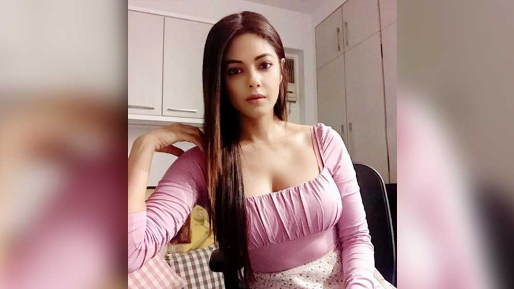 প্রত্যাশা পূরণ না হওয়ায় তিনি হতাশাগ্রস্ত হয়ে পড়েননি। নিজেই জানিয়েছেন মীরা। তাঁর কথায়, পরিবারের সমর্থন তাঁকে সব সময় সাহস আর উৎসাহ দিয়েছে। হাতে কাজ না থাকায় অপছন্দের চিত্রনাট্যকেও ‘না’ বলতে পারেননি। কিন্তু একইসঙ্গে ভুলে যাননি নিজের অন্য শখও।