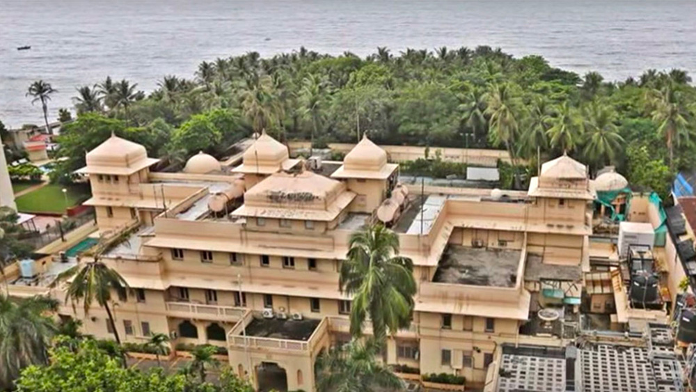 মুম্বইয়ের ব্রিচ ক্যান্ডিতে ভুলাভাই দেশাই রোডে লিঙ্কন হাউসের আগের নাম ছিল ‘ওয়াঙ্কানের হাউস’। ৫০ হাজার বর্গফুটের এই প্রাসাদ ১৯৩৩ সালে তৈরি করেছিলেন ব্রিটিশ স্থপতি ক্লড বেটলি।