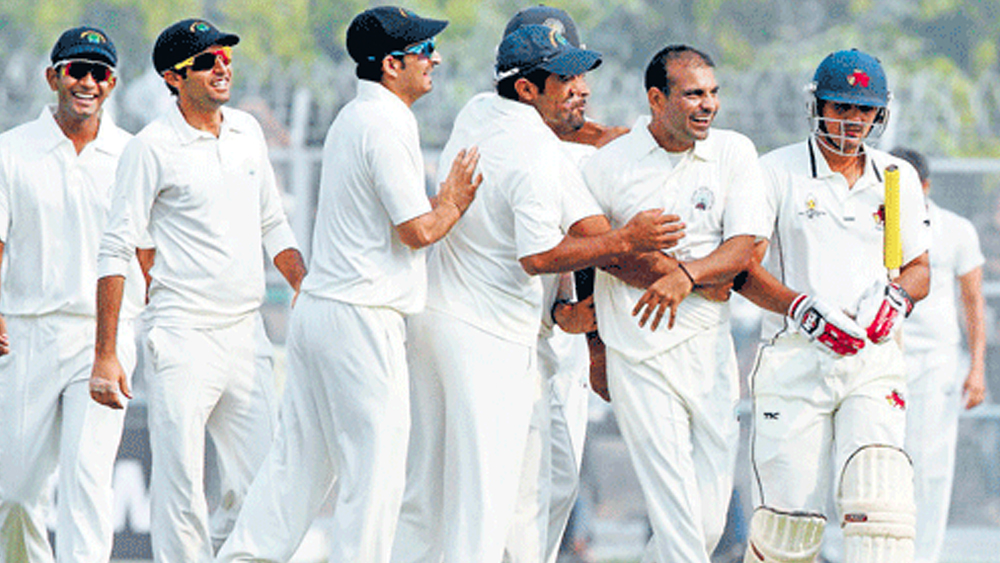 ইরানি ট্রফিতে মুম্বইকে পরাজিত করা অবশিষ্ট ভারত দলেরও সদস্য ছিলেন তিনি। ২০০৪ সালের ডিসেম্বরে বাংলাদেশের বিরুদ্ধে তিনি প্রথম একদিনের আন্তর্জাতিক ম্যাচ খেলেন। তিন বছর পরে প্রথম সুযোগ আন্তর্জাতিক টি-২০ ম্যাচে।