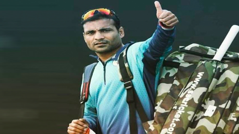 বিধ্বস্ত কেরিয়ারকে সংক্ষিপ্ত করে দেয় দুর্ঘটনা। ২০১১ সালের নভেম্বরে গাড়ি দুর্ঘটনায় গুরুতর আহত হন যোগিন্দর। তাঁর মাথায় অস্ত্রোপচারও করতে হয়। পরবর্তী সময়ে বাইশ গজে ফিরে আসেন ঠিকই। কিন্তু আগের ফর্মের কাছে আর পৌঁছতে পারেননি।