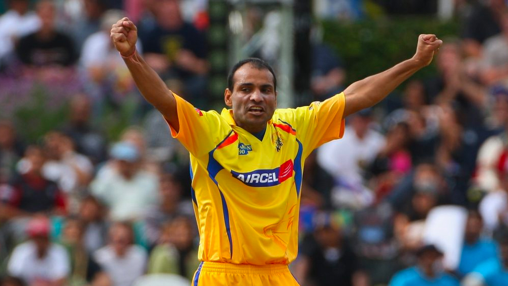 আইপিএল-এ যোগিন্দর খেলেছিলেন চেন্নাই সুপার কিংস-এর হয়ে। ১৬টি আইপিএল ম্যাচে তাঁর সংগ্রহ ১২টি উইকেট। মোট রান ৪১৯। ২০১১-র এপ্রিলে মুম্বই ইন্ডিয়ান্সের বিরুদ্ধে তিনি শেষ আইপিএল ম্যাচ খেলেন।