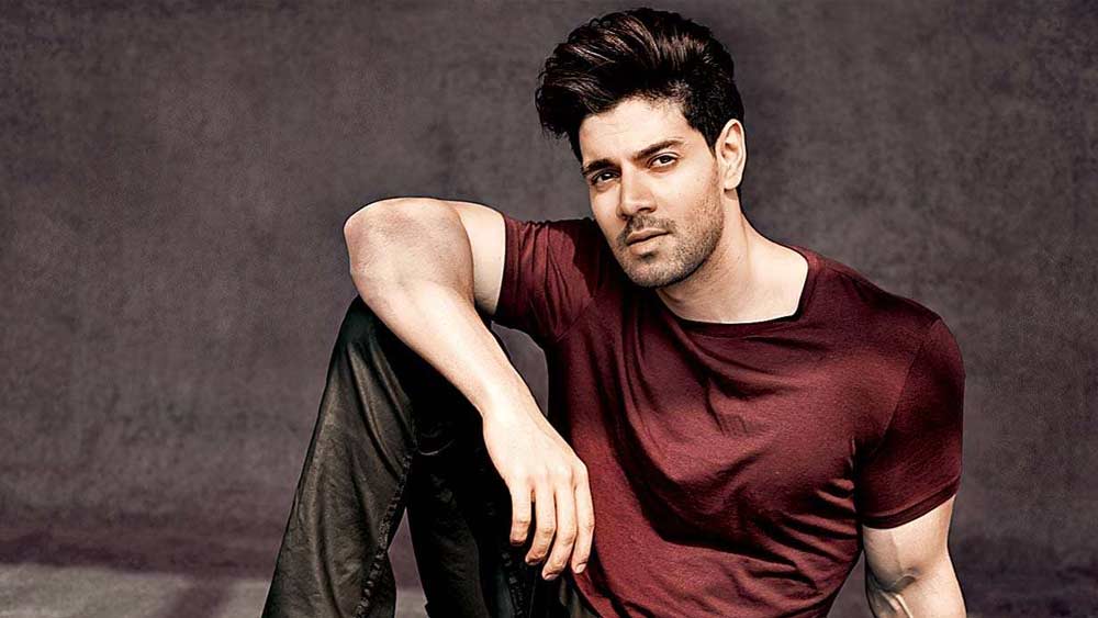 সূর্য পাঞ্চোলি- আদিত্য পাঞ্চোলির ছেলে সূর্য পাঞ্চোলি চরম অবসাদে ভুগছিলেন। প্রেমিকা জিয়া খানকে হত্যার অভিযোগ উঠেছিল তাঁর বিরুদ্ধে। গাঁজা, কোকেন, হেরোইন এ সবই নাকি নিয়েছিলেন তখন। তবে প্রকাশ্যে সূর্য তা স্বীকার করেননি।