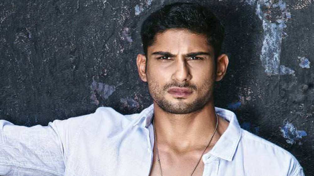 প্রতীক বব্বর- রাজ বব্বর এবং স্মিতা পাটিলের সন্তান প্রতীক বব্বর প্রকাশ্যে স্বীকার করেছেন মাদক সেবনের কথা। অতিরিক্ত মাদক নিয়ে অসুস্থ হয়ে হাসপাতালেও যেতে হয়েছিল তাঁকে।