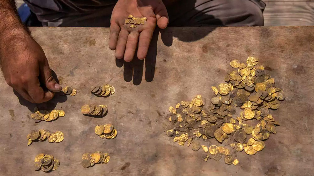 সেই যুগে স্বর্ণমু্দ্রার গুরুত্ব বোঝাতে গিয়ে কুল বলেছেন, ‘‘এখানে যে পরিমাণ সোনা উদ্ধার হয়েছে, তা দিয়ে মিশরের সমৃদ্ধশালী রাজধানী ফুসতাতে একটি বিলাসবহুল বাড়ি কেনা যেত।’’