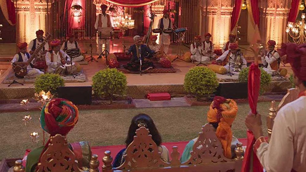 পরিচালক জানান, স্থানীয় বাসিন্দাদের দাবি, এপ্রিলে কোনও বছরেই এখানে বৃষ্টি হয় না। অন্তত গত ১৫ বছরে এ রকম বৃষ্টি হয়নি।