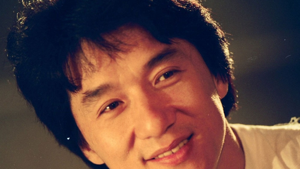 জ্যাকি চ্যান: ফোর্বস-এর তালিকার দশম স্থানে রয়েছেন তিনি। তাঁর বাৎসরিক আয় ৪০ মিলিয়ন ডলার (২৯৯ কোটি টাকা)।