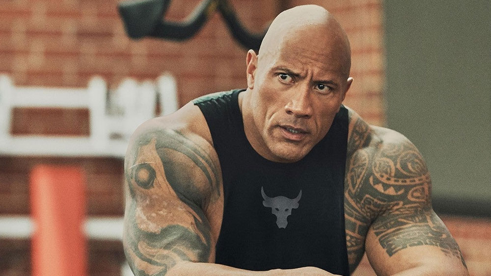 ডোয়েন জনসন: ‘দ্য রক’ নামে খ্যাত ডোয়েনের এ বছরের আয় ৮৭.৫ মিলিয়ন ডলার(৬৫৪ কোটি টাকা)। ফোর্বসের তালিকায় শীর্ষ স্থানে রয়েছেন তিনি।