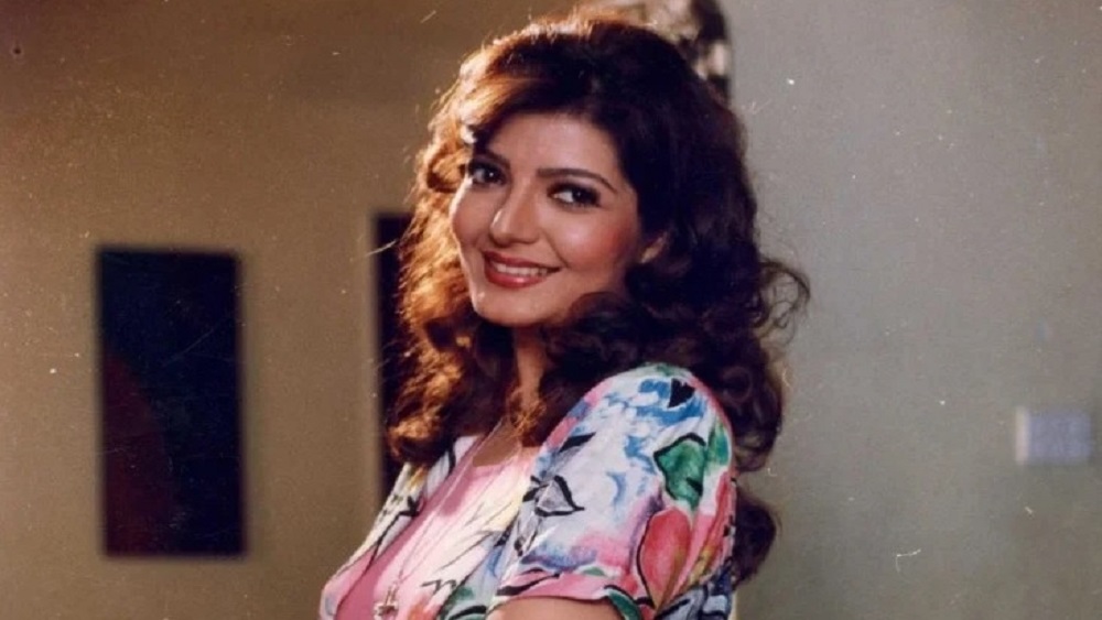 ১৯৮৬ সালে ‘শর্ত’ ছবির হাত ধরে বলিউডে আত্মপ্রকাশ করেন সোনু। প্রথম ছবিতেই নাসিরুদ্দিন শাহ, শাবানা আজমির মতো শিল্পীদের সংস্পর্শে আসার সুযোগ হয় তাঁর। ছবিতে এক মডেলের ভূমিকায় দেখা যায় তাঁকে।