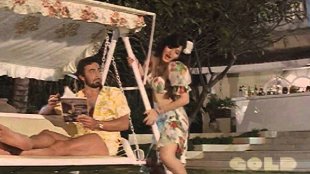 এর পর একের পর এক ছবির অফার আসতে শুরু করে সোনুর কাছে। ১৯৮৮ সালে রাকেশ রোশনের ‘খুন ভরি মাঙ্গ’ ছবিতে সহ অভিনেত্রীর ভূমিকায় অভিনয়ের সুযোগ পান সোনু। ছবিটি ব্যাপক সাফল্য পায়। নায়িকা রেখার অভিনয় যেমন প্রশংসা পায়, তেমনই প্রশংসা কুড়োন সোনুও। তার জন্য ফিল্মফেয়ার পুরস্কারও পান তিনি।