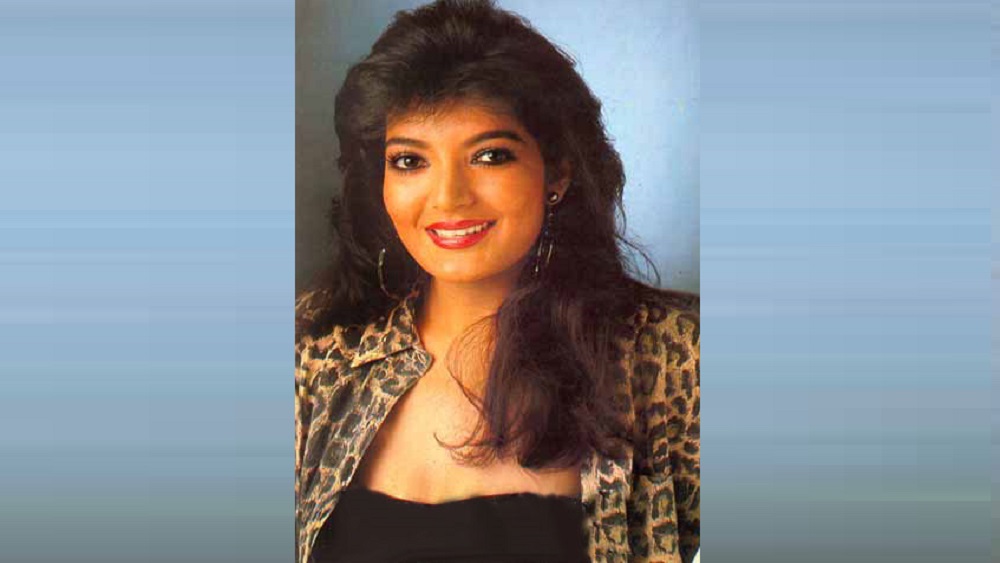 কিন্তু ধীরে ধীরে বড় ব্যানারের ছবি আসা বন্ধ হয়ে যায় সোনুর কাছে। সে কালের সুপারস্টার গোবিন্দের সঙ্গেও একাধিক কাজ হাতছাড়া হয় তাঁর। পরবর্তী কালে তা নিয়ে মন্তব্য করতে গিয়ে সোনু জানান, সেই সময়কার সব নায়কের চেয়েই তাঁর উচ্চতা বেশি ছিল। তাঁদের চেয়ে অনেক বেশি ‘পলিশড’ ছিলেন তিনি। তাতেই হীনমন্যতায় ভুগতেন ওই সব নায়করা। তাই একের পর এক ছবি থেকে তাঁকে বাদ দেওয়া হয়।