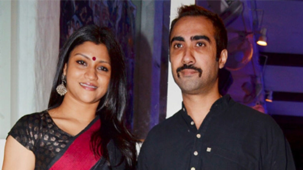 ‘মিক্সড ডাবলস’-এর সেটেই পরস্পরের প্রেমে পড়েন কঙ্কণা ও রণবীর। তার পর লিভ ইনও শুরু করে দেন তাঁরা। কিন্তু ঘুণাক্ষরেও সংবাদমাধ্যমকে সম্পর্কের কথা জানতে দেননি তাঁরা। জনসমক্ষে পেশাদার অভিনেতার মতোই আচরণ ছিল তাঁদের।