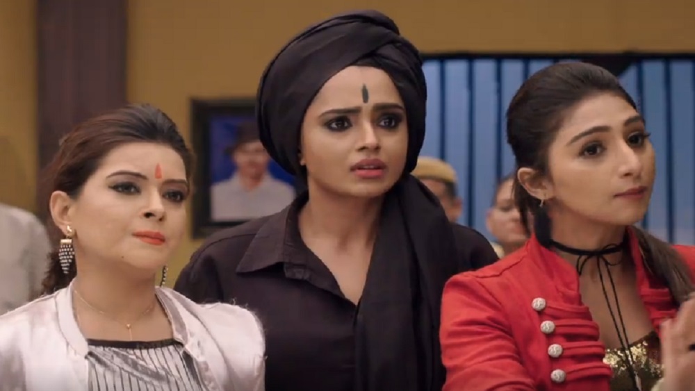 কীর্তির চরিত্রটিই রাতারাতি ঘরে ঘরে জনপ্রিয় করে তোলে মোহেনাকে। তার জন্য ২০১৯ সালে ইন্ডিয়ান টেলি অ্যাওয়ার্ডও পান তিনি। এ ছাড়াও ‘প্যায়ার তুনে ক্যায়া কিয়া,’ ‘টুইস্ট ওয়ালা লক্ষ’, ‘সিলসিলা প্যায়ার কা’, ‘নয়া আকবর বীরবল’-এর মতো সিরিয়ালে দেখা গিয়েছে তাঁকে।