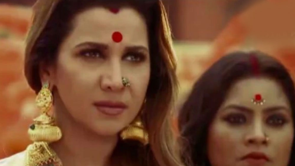 প্রত্যাখ্যান এসেছে অভিনয়ের দিক দিয়েও। সে সময় বলিউডের বেশিরভাগ নায়ক তাঁদের কোনও না কোনও নায়িকার সঙ্গে সম্পর্কে লিপ্ত ছিলেন। ঋতু পরে অভিযোগ করেন, ছবির সুযোগ এসেও চলে গিয়েছে তাঁর কাছ থেকে। কারণ নায়ক হয়তো তাঁর নিজের বান্ধবীকে চাইছেন ছবিতেও।