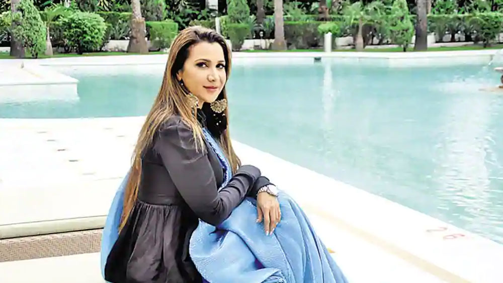 অনুরাগীদের ধারণা, নিজের সিদ্ধান্তের জন্যই বলিউড থেকে দূরে সরে যান ঋতু। তাঁর কাছে ছবির সুযোগ আসা বন্ধ হয়ে যায়। নিজের কেরিয়ারের সেরা সময়ে অত্যধিক নাক উঁচু মনোভাবের মাশুল তাঁকে দিতে হয়েছিল। এ রকমই মত নায়িকার ভক্তদের।