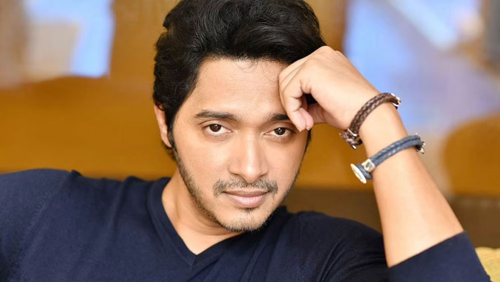 ১৯৭৬ সালে মুম্বইয়ে জন্ম শ্রেয়সের। পরিবার সূত্রে বলিউডে খুব একটা পরিচিতি ছিল না তাঁর। তাই স্টারকিডদের ভিড়ে হারিয়ে যাওয়ার সম্ভাবনাই ছিল বেশি। কিন্তু দক্ষ অভিনয়ে শ্রেয়স প্রমাণ করে দেন, বলিউডে প্রতিষ্ঠিত হতে গেলে স্টারকিড হওয়ার প্রয়োজন নেই।