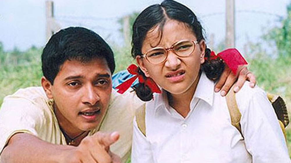 এ রকম সমান্তরাল ছবি দিয়েই বলিউডে অভিনয় শুরু তাঁর। সমান্তরাল ছবির পাশাপাশি বাণিজ্যিক ছবিতেও নিজেকে প্রমাণ করেছেন তিনি। তবে ‘ইকবাল’ সুপারহিট হওয়ার পর তেমন কোনও ভাল অফার তিনি পাচ্ছিলেন না।