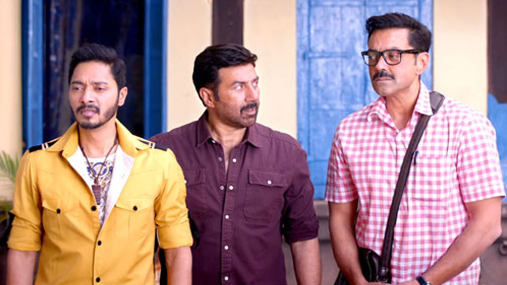 ওয়েব সিরিজেও কাজ করছেন তিনি। পাশাপাশি প্রযোজনার কাজও শুরু করেছেন। তাঁর একটি প্রযোজনা সংস্থা রয়েছে। ২০১৭ সালে ‘পোস্টার বয়েজ’ নামে একটি কমেডি ড্রামা ছবি প্রযোজনা করেছেন তিনি।