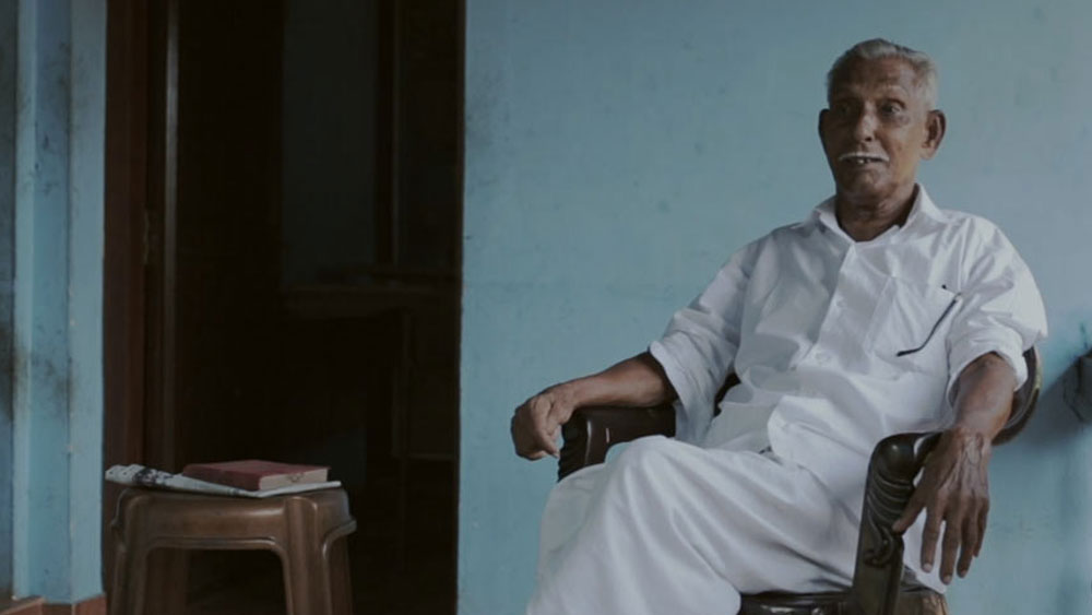 নিজের শব্দভাণ্ডার সমৃদ্ধ করার জন্য পায়ে হেঁটে ঘুরতেন দূরে দূরান্তরে। আলাপ করতেন স্থানীয় মানুষের সঙ্গে। চেষ্টা করতেন বেশি করে স্থানীয় শব্দ সংগ্রহের।