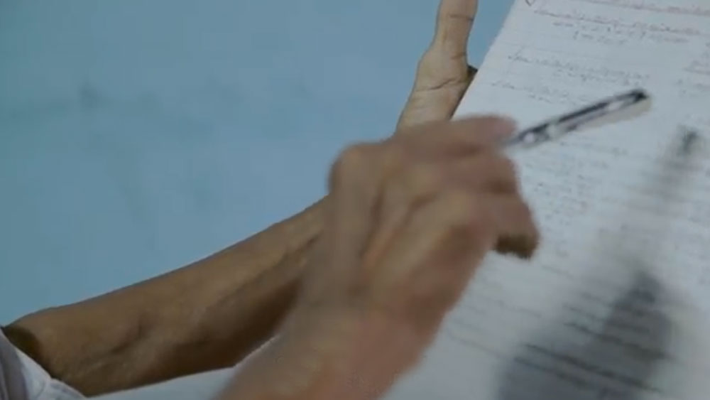 তাঁর কাজের কথা জানতে পেরে অনেকে নিজে থেকে এগিয়ে এসে এসে সাহায্য করেছেন নতুন নতুন শব্দ ও তাদের প্রতিশব্দ দিয়ে।