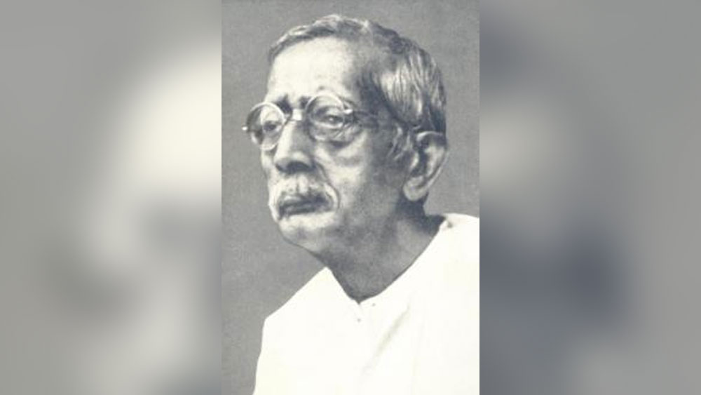 শ্রীধরণের এই নিষ্ঠা মনে করিয়ে দেয় আর এক বঙ্গজ ভাষাবিদকে। তিনি  হরিচরণ বন্দ্যোপাধ্যায়। রবীন্দ্রনাথ ঠাকুরের অভিপ্রায়ে তিনি ‘বঙ্গীয় শব্দকোষ’ সংকলিত করেন। ১৯০৫ থেকে ১৯৪৫— দীর্ঘ ৪০ বছর ধরে তিনি এই কাজ করেছিলেন। বাংলা ভাষার কল্যাণের জন্য নিজের প্রায় পুরো জীবনই উৎসর্গ করেছিলেন এই সংস্কৃতজ্ঞ অধ্যাপক।